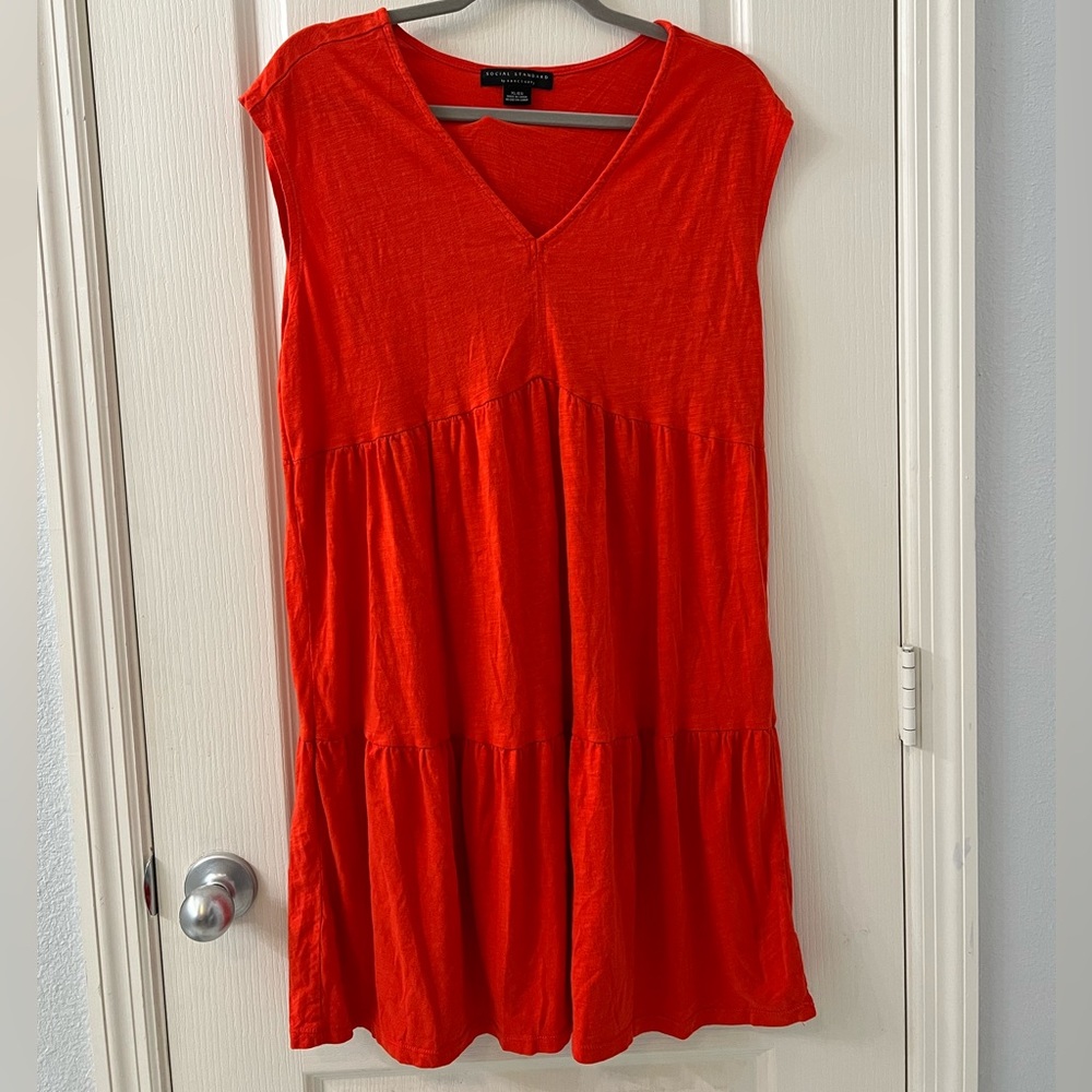 Red Casual Dress with V neck and short sleeves